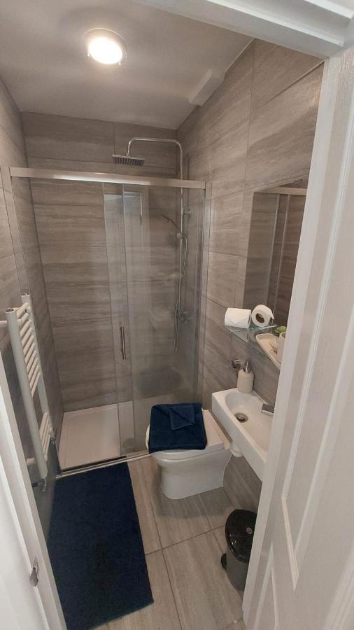 Double En-Suite Room Available In 3 Bed Apt Londen Buitenkant foto
